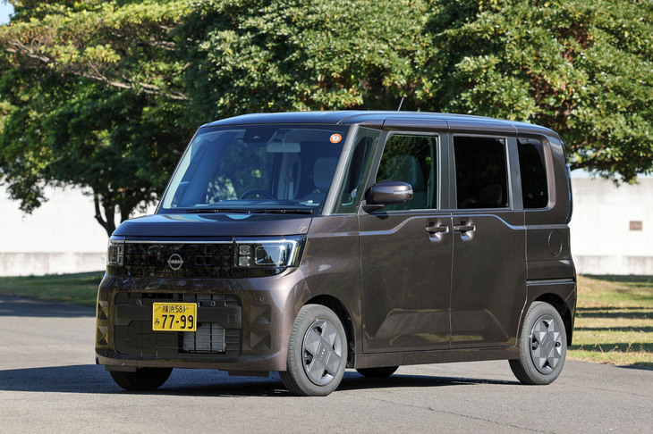 最高出力52PSの0.66リッター直3自然吸気エンジンを搭載する「ルークスX」。ドライブモードを「POWER（パワー）」に設定しておけば、キツい上り坂でもアクセルを軽く踏んだだけで平然と進んでいくパフォーマンスが確認できた。