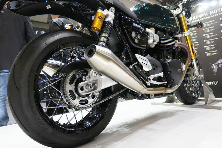 トライアンフ・スラクストンRS