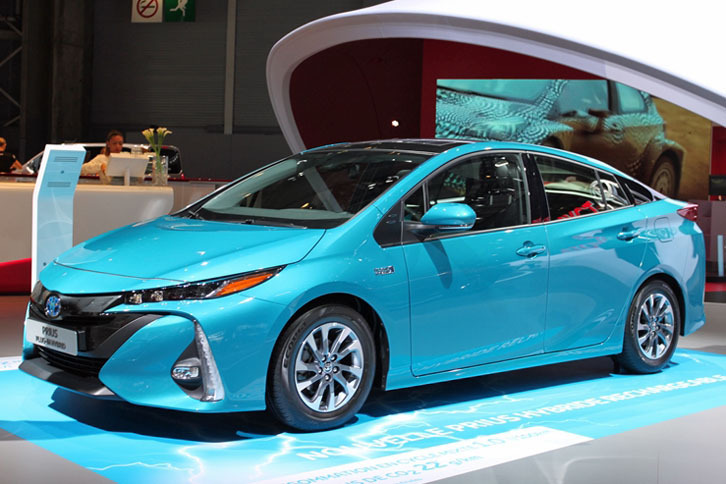 トヨタ・プリウスPHEV（エクステリア）