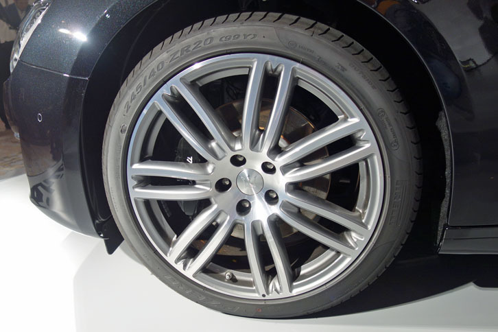 マセラティ・ギブリ グランルッソ