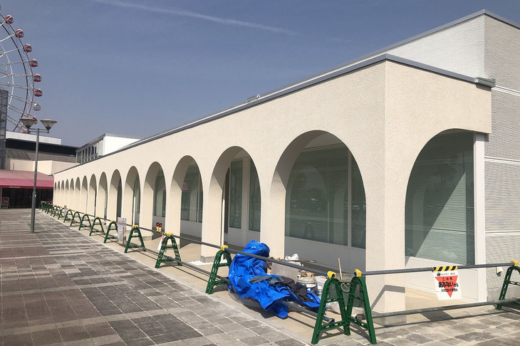 途中で立ち寄った刈谷ハイウェイオアシスのデラックストイレは、残念ながら改修により閉鎖中だった。