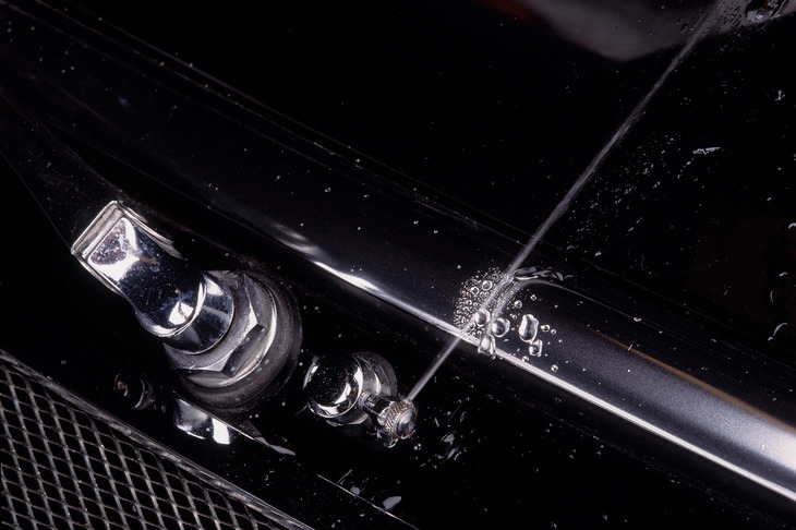 「ボルボ122（アマゾン）」に装備されたフロントウィンドウウオッシャー。