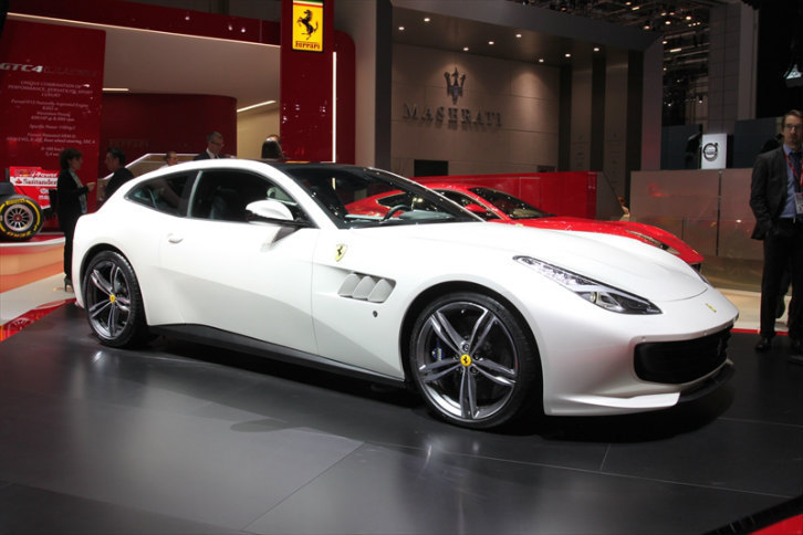 フェラーリGTC4ルッソ