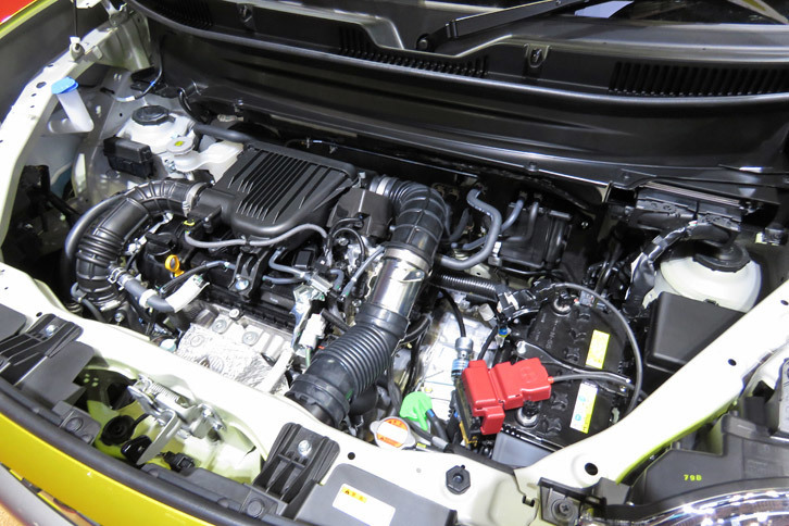 スズキ・クロスビー（エンジンルーム）