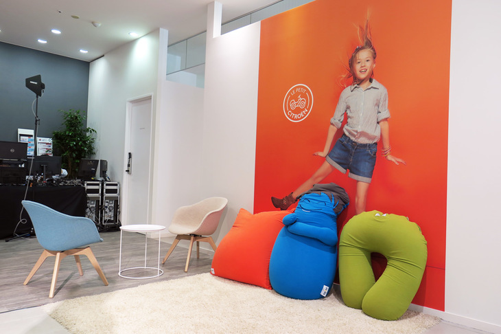 ショールーム内にはキッズスペースも設けられている。