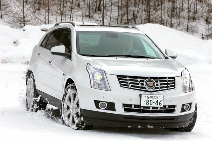 「キャデラックSRXクロスオーバー」