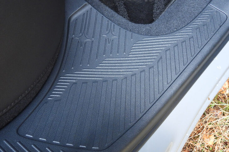 スバル・フォレスター プレミアムS：HEV EX（リアサイドシルガード）