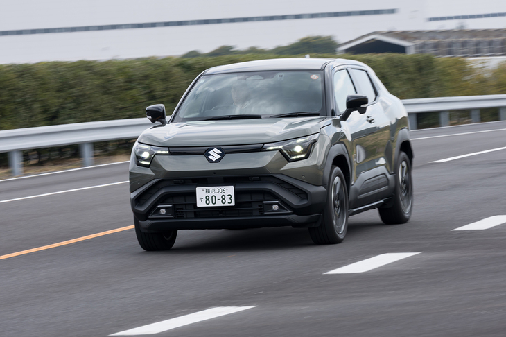 前後のモーターを合わせたシステム全体では最高出力184PS、最大トルク307N・mを発生。足まわりはかなりがっしりとした印象だ。