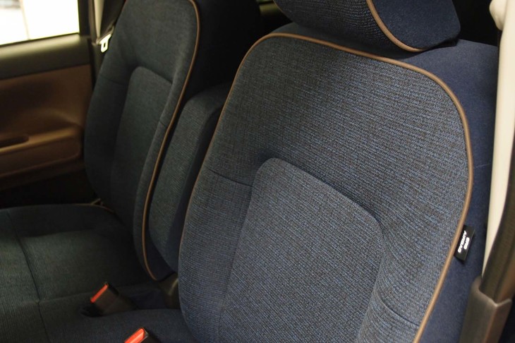 ダイハツ・ムーヴ キャンバス セオリー（前席のシート地＜背もたれ＞）