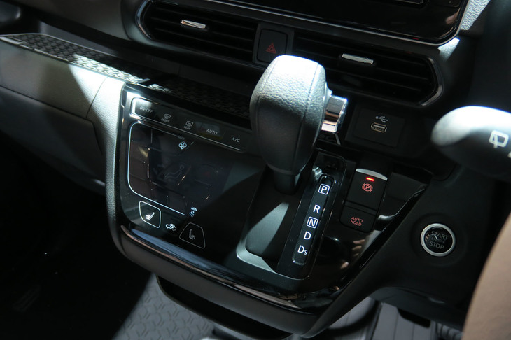 新型「三菱eKクロス スペース」