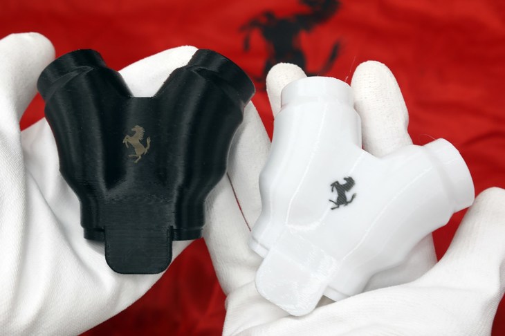 フェラーリはイタリア・マラネッロの工場で人工呼吸器のバルブ（写真）と防護マスクの付属部品を製造している。