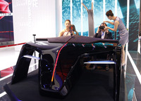 VRヘッドセットを用いたバーチャル体験コーナー。