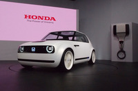 「アーバンEVコンセプト」。2020年の市販化も予定されている。