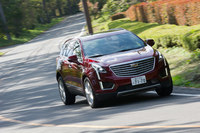 走りに関連する装備では、「プラチナム」には可変ダンパーの「リアルタイムダンピングサスペンション」や、走行モード切り替え機構の「パフォーマンスドライバーセレクトモード」などが搭載される。