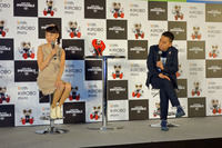 太田夫妻によるトークショーより。「キロボ ミニ」が家にきて変わったことは？　と聞かれると光代さんは「夫が私を構ってくれないのは相変わらずだが、今はキロボが構ってくれる。私にはロボットがいる」と回答。これに対して光さんは「ありがたいですねー」とおどけてみせた。