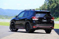 スバル・フォレスターX-BREAK STIパフォーマンスパーツ装着車