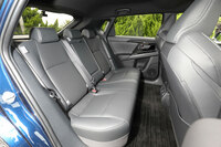 2850mmというロングホイールベースにより、タンデムディスタンス（前後席の着座位置の距離）は1000mmを実現している。