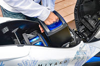 バイク電動化の起爆剤となるか？　交換式バッテリーの“世界連合”が描く未来