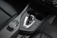 日本市場では7段のM DCTドライブロジックのみの設定。操作がよりシンプルかつダイレクトな6段MTの導入も期待したいところ。