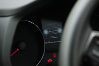 エンジンをかけるとメーターパネルに「STI Performance」のアニメーションが表示される。