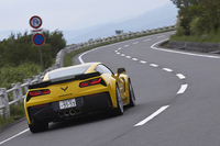 今のところ、日本に導入されている「Z06」はクーペのMT仕様のみ。クーペのAT仕様とコンバーチブルのAT仕様については、2015年冬の発売が予定されている。