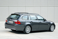 お値段据え置きで「BMW3シリーズツーリング」の装備充実の画像