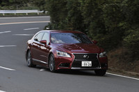 【スペック】LS460“Fスポーツ”：全長×全幅×全高＝5090×1875×1455mm／ホイールベース＝2970mm／車重＝1980kg／駆動方式＝FR／4.6リッターV8DOHC32バルブ（392ps/6400rpm、51.0kgm/4100rpm）／燃費＝8.4km/リッター（JC08モード）／価格＝980万円（テスト車＝1169万5250円）