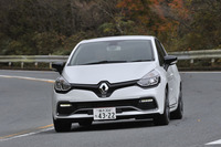 ルノー・ルーテシア ルノースポール トロフィー