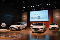 2015年7月に行われた、ボルボのクリーンディーゼル車の発表会の様子。会場には5車種のクリーンディーゼルモデルが展示された。
    