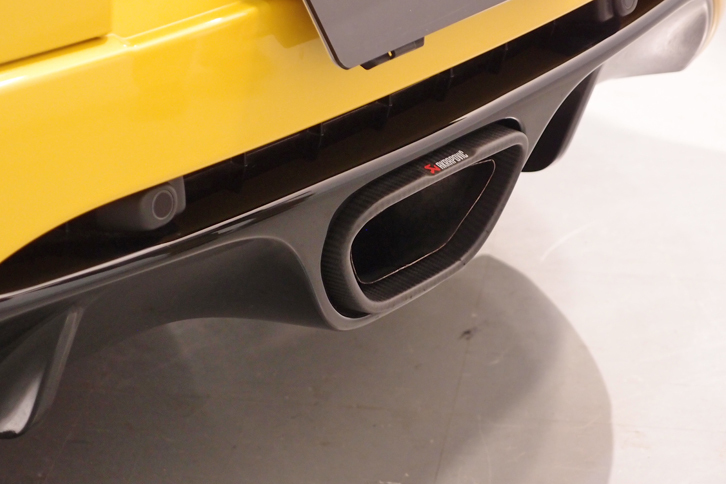 メガーヌR.S. 273パックスポール（アクラポヴィッチ製チタンマフラー）