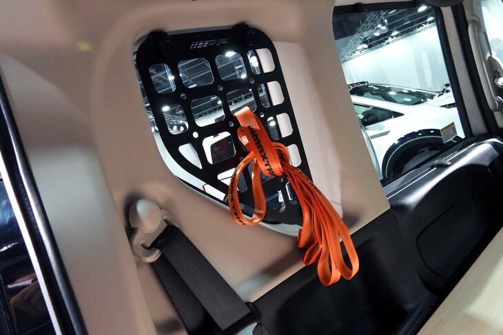 三菱デリカミニCHAMONIX SNOW GEAR（サイドストレージパネル）