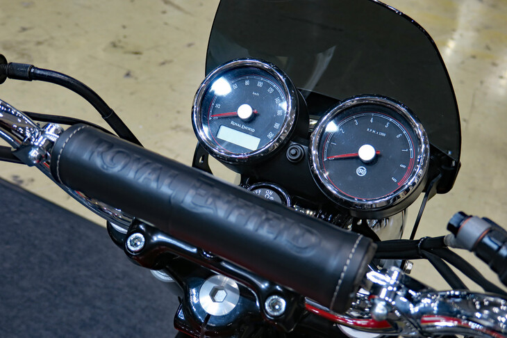 ロイヤルエンフィールドINT650