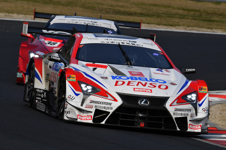 2016年シーズンの覇者であるNo.1 DENSO KOBELCO SARD LC500（ヘイキ・コバライネン／平手晃平）。2017年の開幕戦は3位でフィニッシュした。