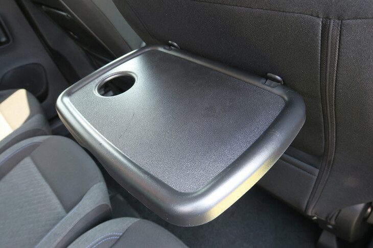 フィアット・ドブロ（ピクニックテーブル）