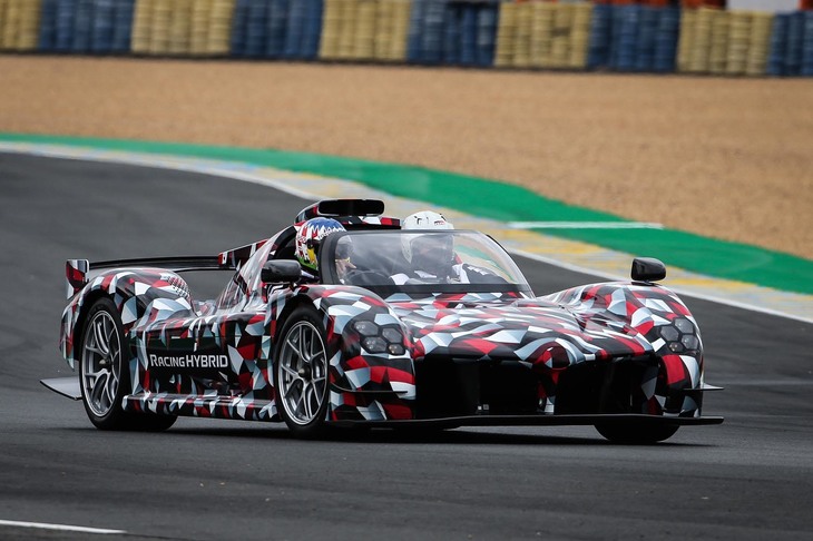 トヨタは今回、レース前のトロフィー返還セレモニーにおいて、現在開発を進めているハイパーカー「GRスーパースポーツ」（仮称）のプロトタイプを披露した。新たなハイパーカー規定で争われる2021年のルマンには、このマシンで参戦することが予定されている。