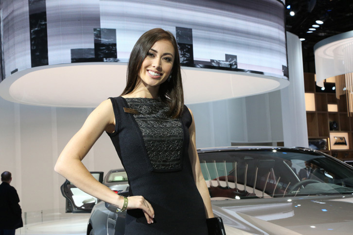 レクサスブースのコンパニオン