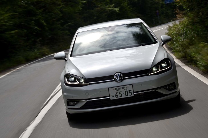 現行型「ゴルフ」には、安定したコーナリングを実現するための電子制御式ディファレンシャルロック「XDS」が標準装備される。