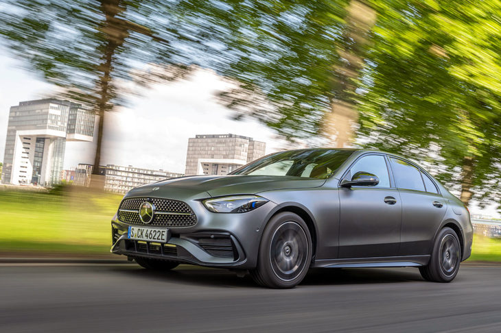 2022年内の日本導入が予定されている「メルセデス・ベンツCクラス」のPHEVモデル。WLTPモードによるEV走行距離は、100kmを超えるという。