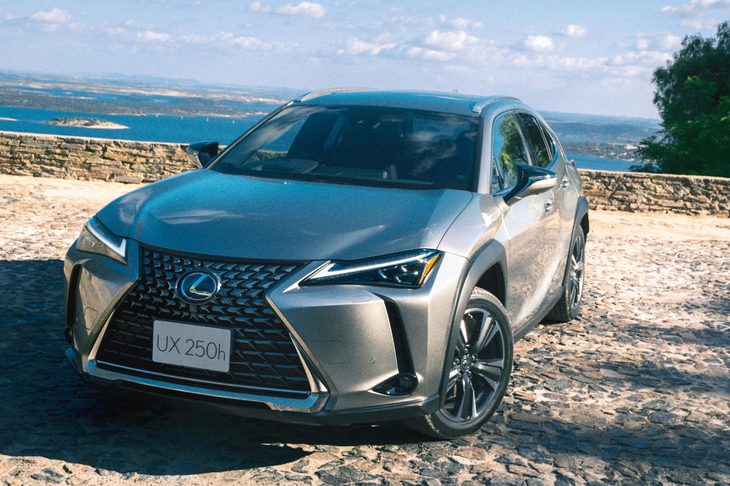 レクサスUX