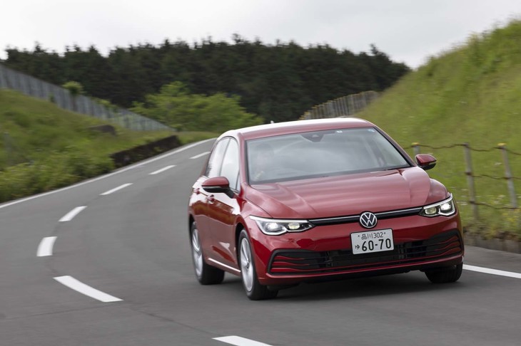 「フォルクスワーゲン・ゴルフ」の試乗車はマイルドハイブリッドの1リッターターボを搭載した「eTSIアクティブ」。