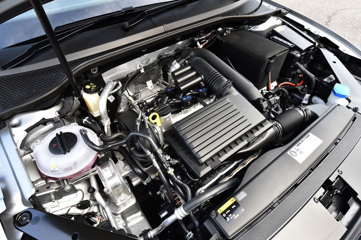 1.4リッター直4直噴ターボエンジン。1500rpmという低回転域から25.5kgmの最大トルクを発生する、