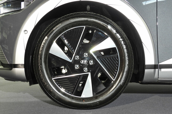 ヒョンデ・アイオニック5（タイヤ＆ホイール）