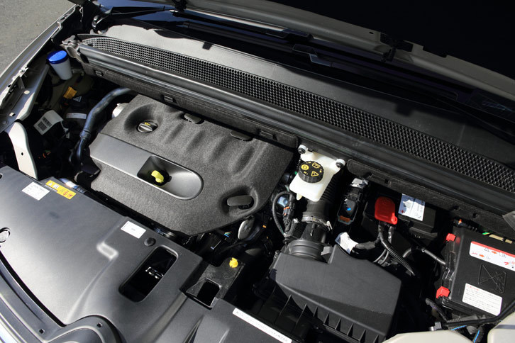最高出力150psの2リッター直4ディーゼルエンジンは、37.7kgmの最大トルクを発生。燃費はJC08モードで18.0km/リッターを記録する。