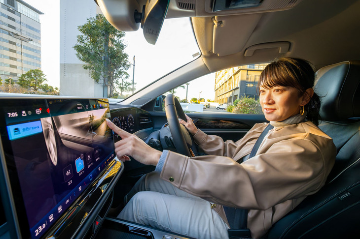 処理速度の高められたインフォテインメントシステムは、応答のよさも印象的だ。音声認識機能も備え、ボイスコントロールにも対応している。