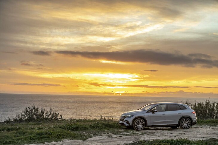 駆動用リチウムイオンバッテリーの容量は90.6kWh。最大で出力170kWまでの急速充電に対応している。