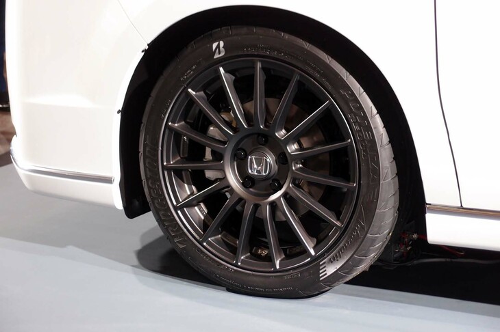 ホンダ・ステップワゴンe：HEVスパーダ コンセプト（フロントホイール）