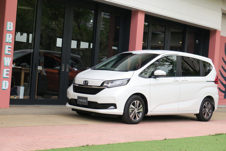 標準モデルのガソリン車「フリードG」。