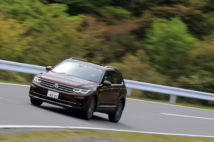 今回試乗した「TSIファーストエディション」は、同車でのみ選択可能な専用色「ジンジャーブラウンメタリック」をまとっていた。