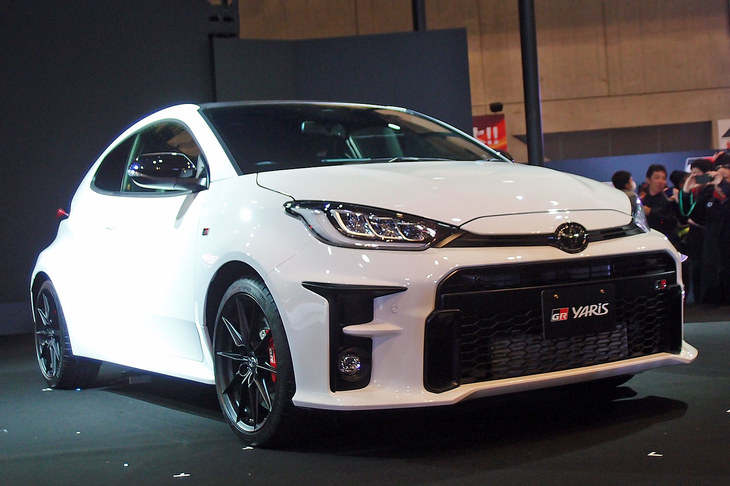東京オートサロン2020の会場より、コンパクトスポーツの「GRヤリス」。