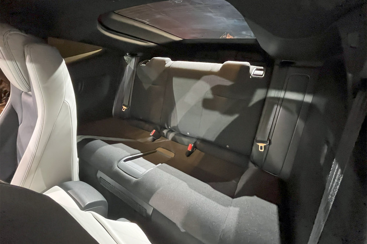 ホンダ・プレリュード（リアシート）